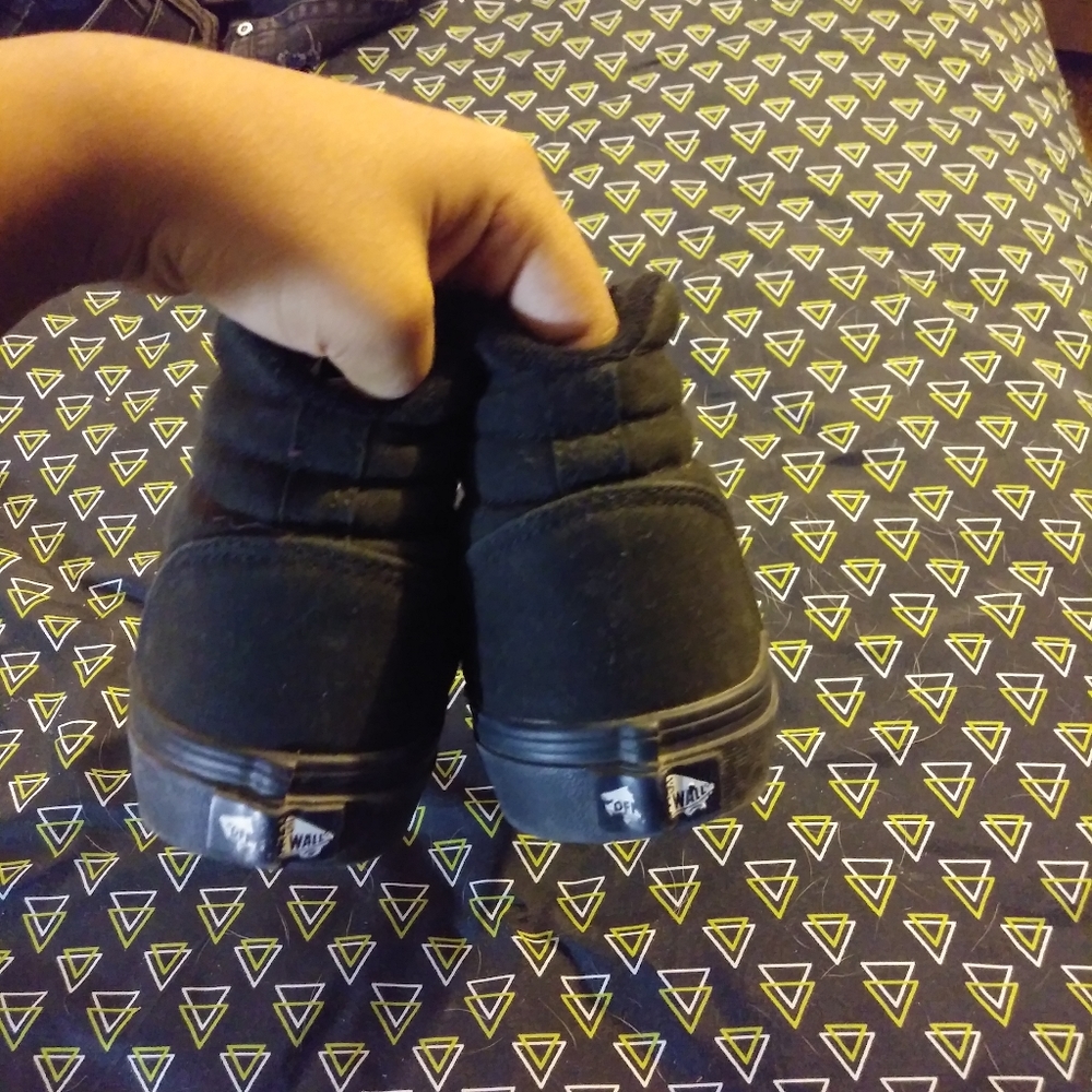 Vans - Picture 3 of 4